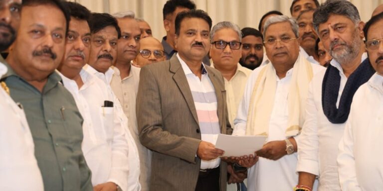 Karnataka-Governor-Accepts-Siddaramaiahs-Resignation-Congress-Leadership-Set-to-Decide-Next-CM-1140x570