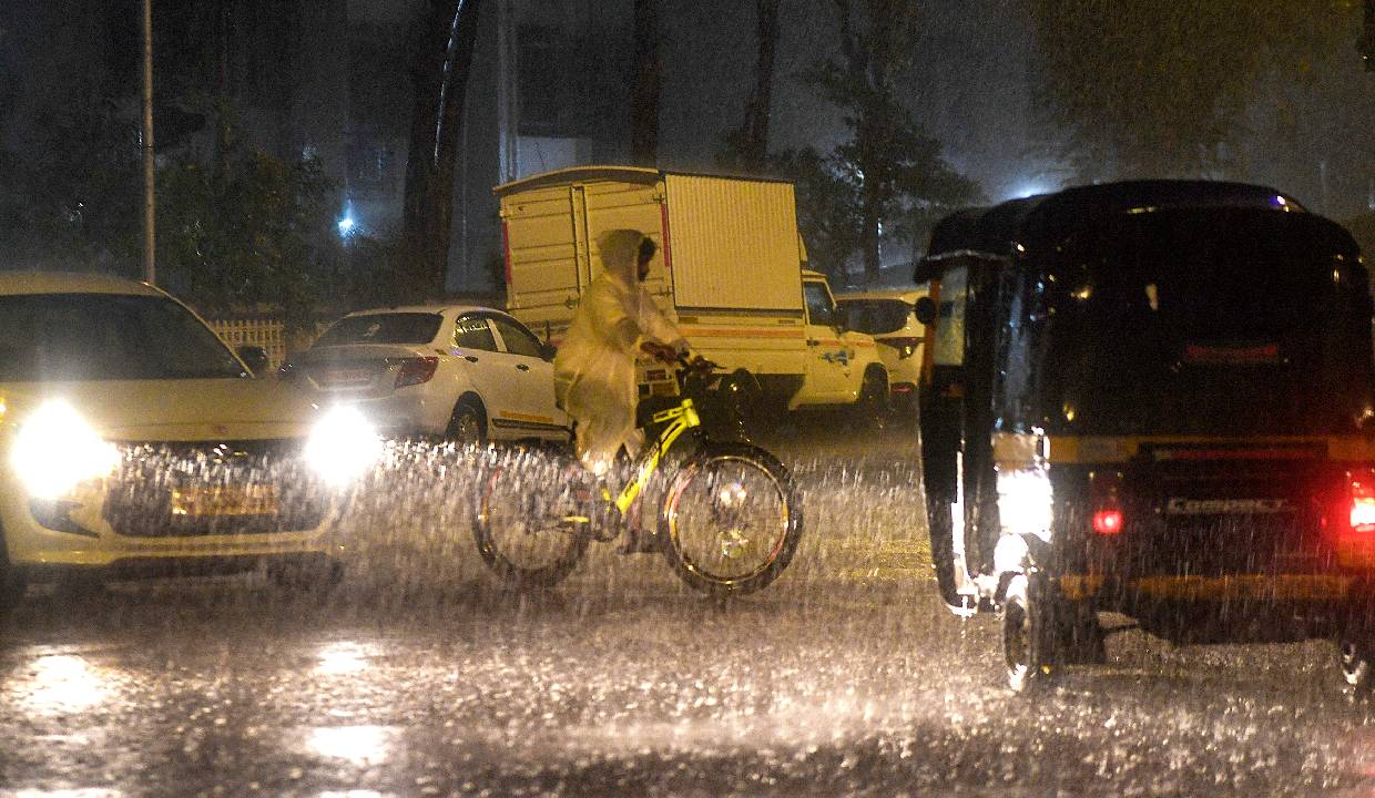 heavy-rains-lashes-in-mumbai--100-mm-rain-in-just-4-hours-2026-06-29